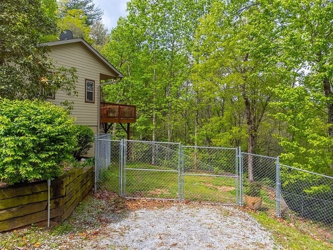 Building Photo - 651 Chalk Hill Rd