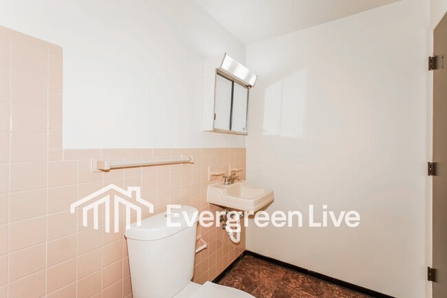 Building Photo - 6319 Taylorsville Rd