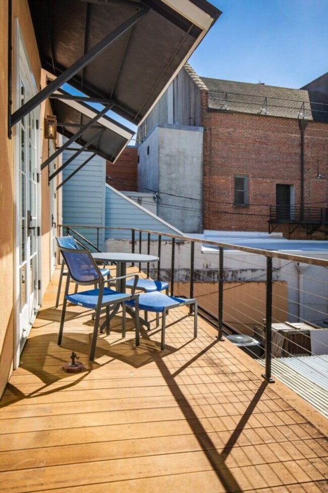 Building Photo - 54 St Philip St