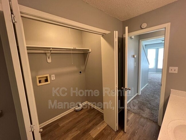 Building Photo - 610 Susanne Ct