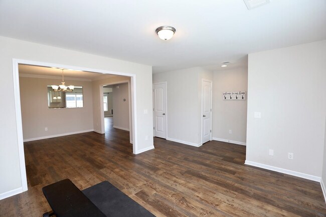 Building Photo - 3680 Moseley Dr