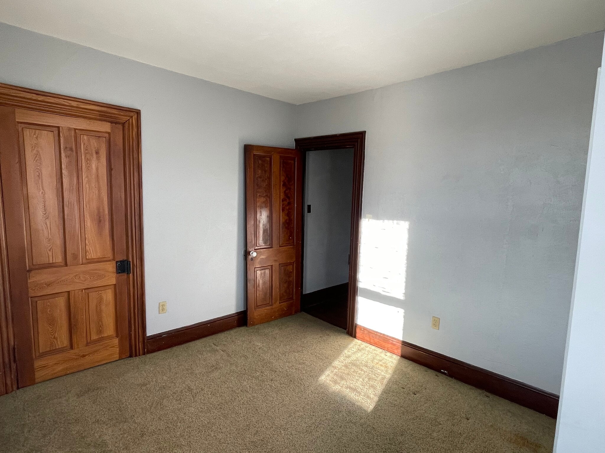 Building Photo - 156 S Broad St