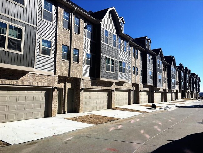 Primary Photo - 250 S Slopeside Dr