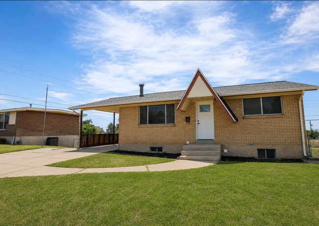 Building Photo - 5007 S 2675 W