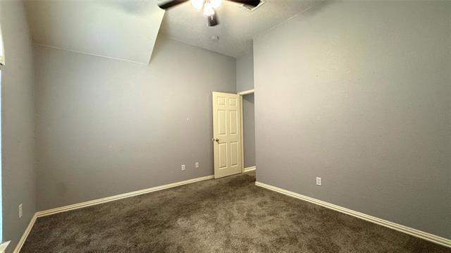 Building Photo - 3010 Bluewood Dr