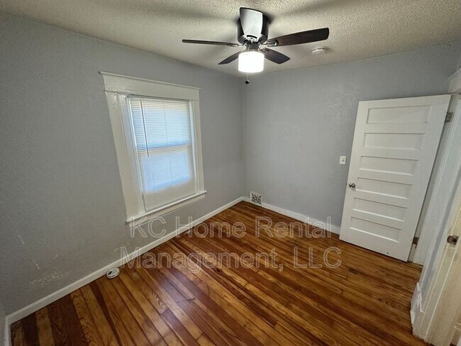 Building Photo - 6118 S Benton Ave