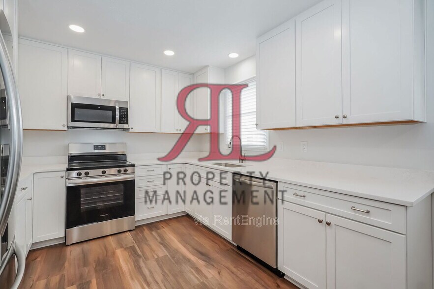 Building Photo - 1871 Drew Ave