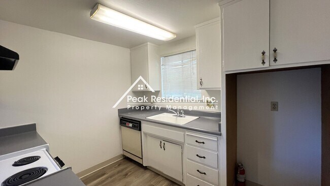 Building Photo - 6319 San Benito Way