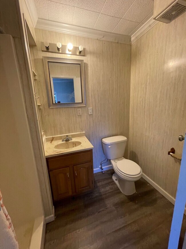 Building Photo - Coldwater Road