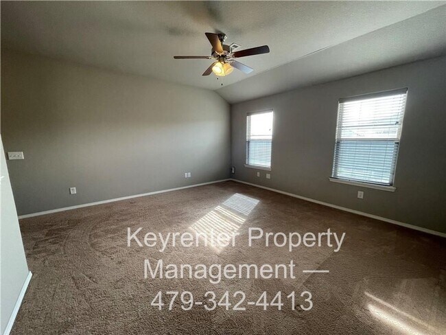 Building Photo - Spacious 3-Bedroom Springdale Home with Fenced Yard