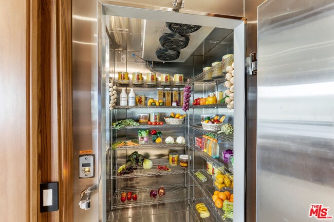 Building Photo - 1731 Summitridge Dr