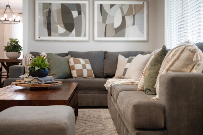 Building Photo - 214 Helena St