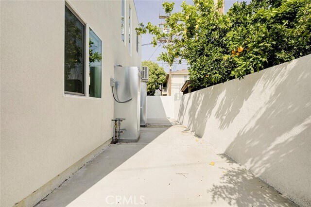 Building Photo - 1070 Allen Ave