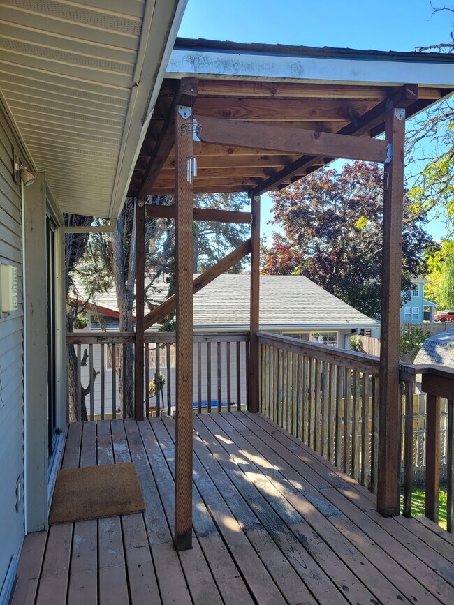 back yard deck of dining room - 5095 SW 163rd Ave