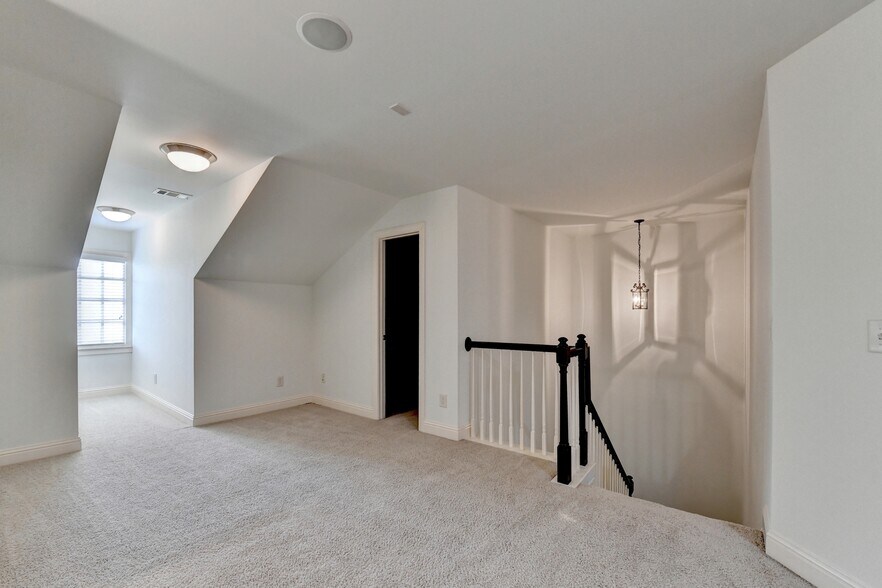 Building Photo - 6961 Fellowship Ln