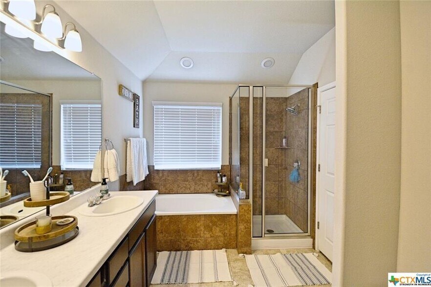 Building Photo - 362 Limerick Rd