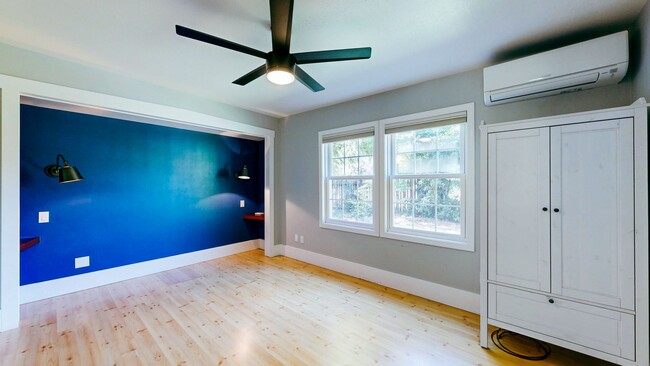Building Photo - Country Charm Meets Vineyard Views! Two Be...