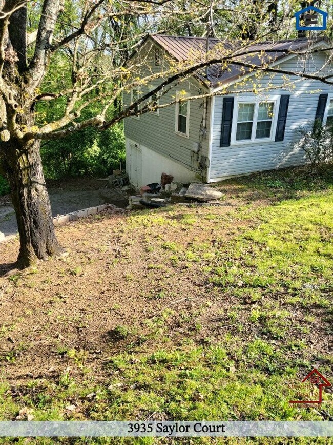 Building Photo - 3935 Saylor Ct