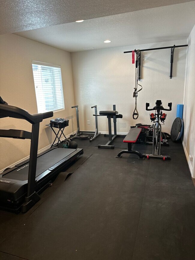Building Photo - Spacious 5-Bedroom Smart Home Near Peterso...