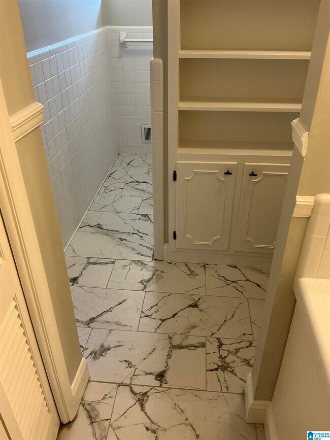 Building Photo - 4866 Overton Rd