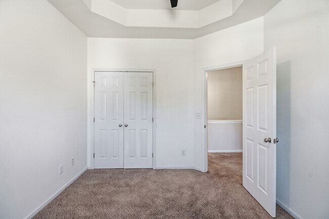 Building Photo - 412 Savannah Dr