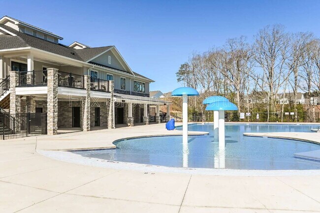 Building Photo - 6295 Fairfax Ct