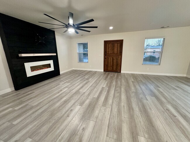 Building Photo - 2315 Tavern Rd