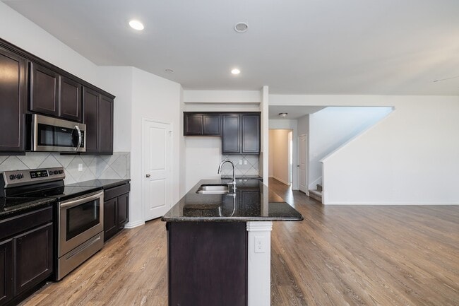 Building Photo - 336 Emerald Creek Dr