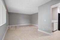 Building Photo - 516 Meadows Cir