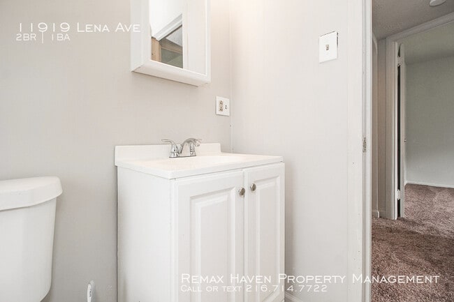 Building Photo - 11919 Lena Ave