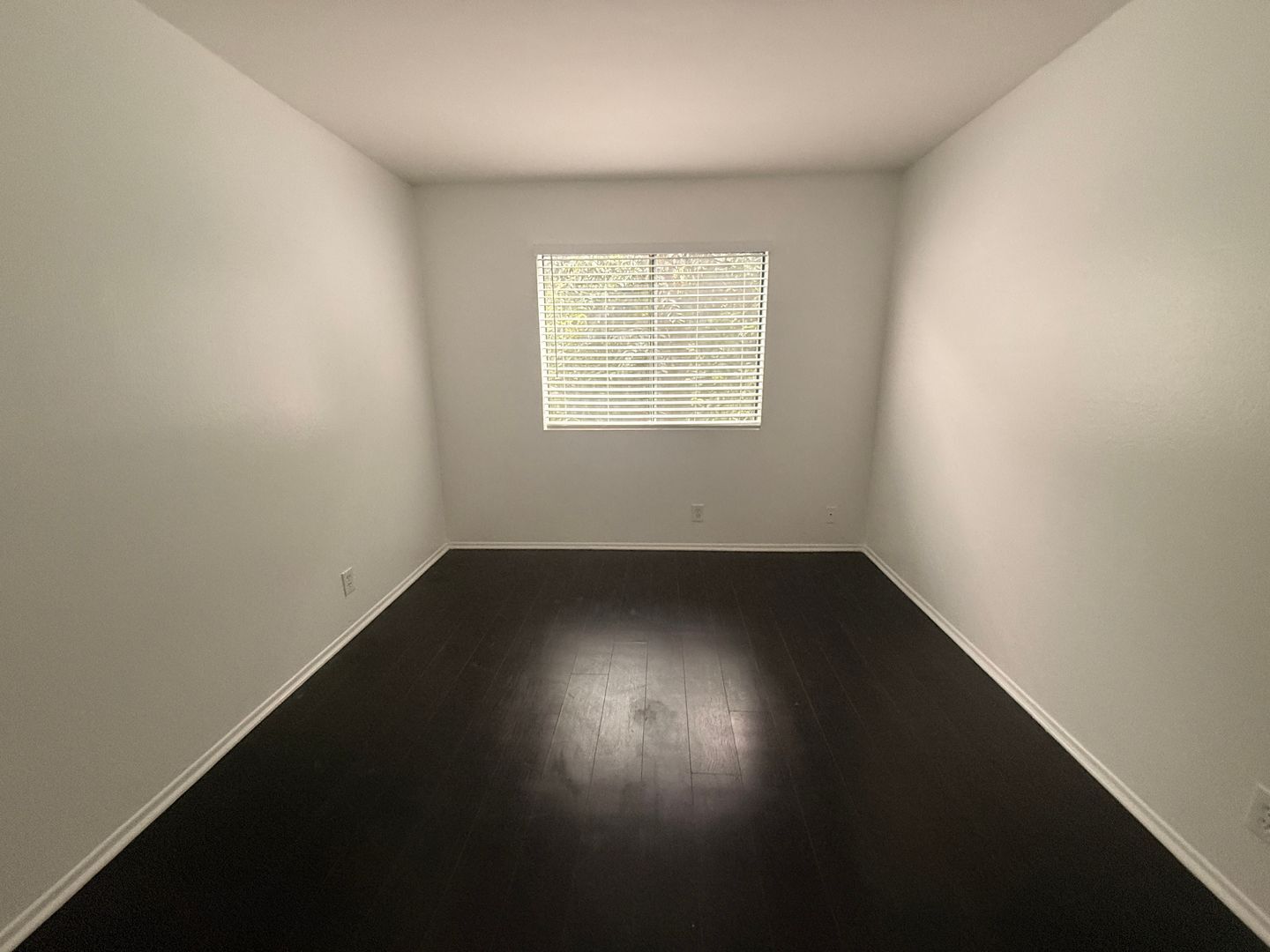 Building Photo - 827 S Wilton Pl