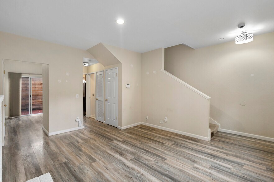 Building Photo - 3858 Maybelle Ave