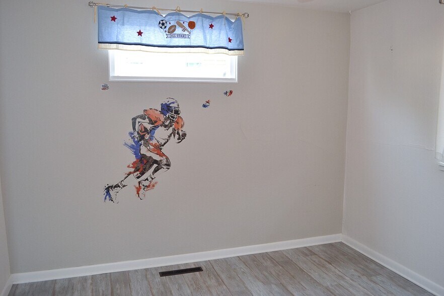 Building Photo - 320 Cuchara St