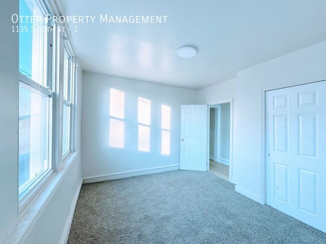 Building Photo - 1135 S 55th St
