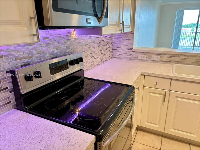 Building Photo - 10730 NW 66th St