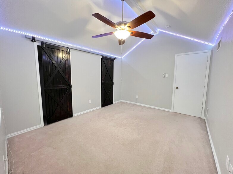 Building Photo - 2313 Placid Dr