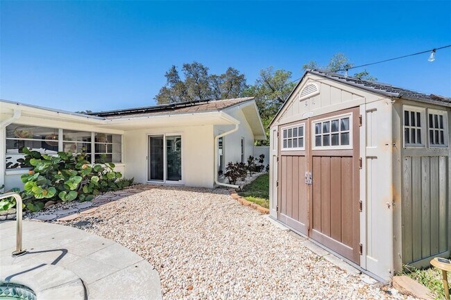Building Photo - 1001 Grovewood Ct