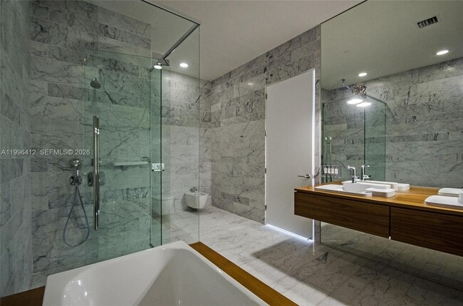 Building Photo - 2669 S Bayshore Dr