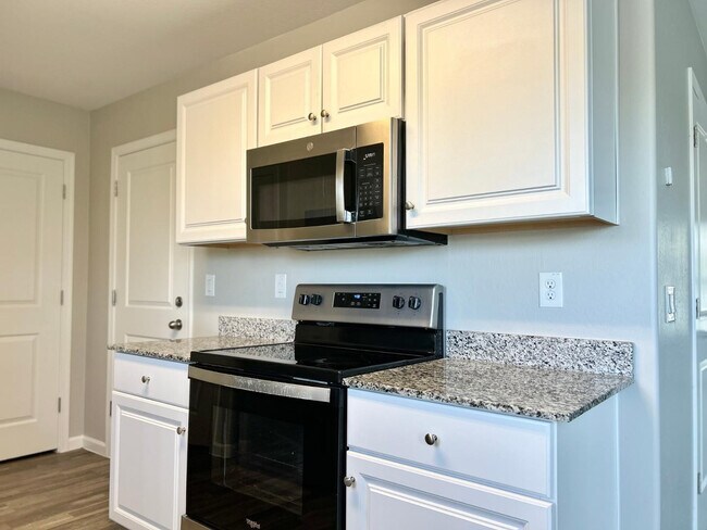 Building Photo - 1660 S Wooten St