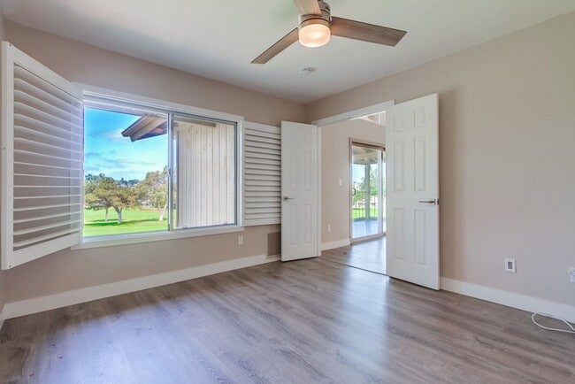 Building Photo - Gorgeous Upper Unit Condo in Fairway Knoll...