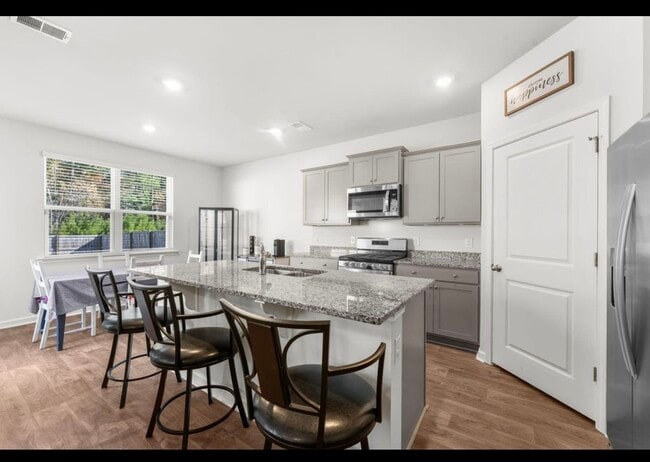 Building Photo - 645 Silver Spruce St