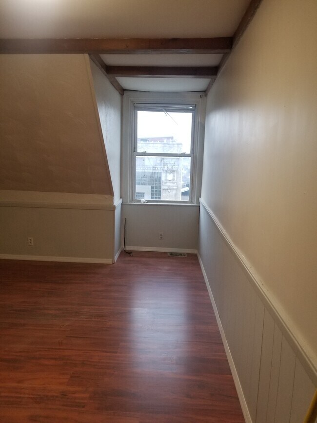 living room - 411 N Craig St