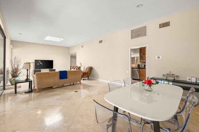 Building Photo - 70520 Gardenia Ct