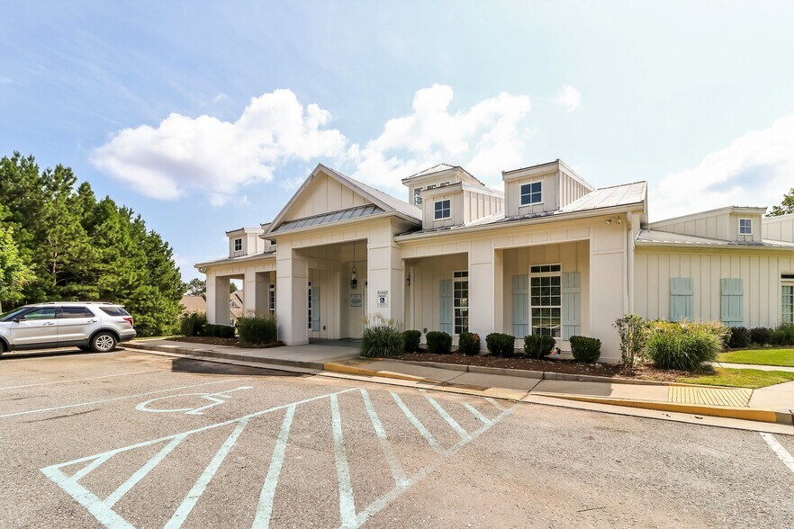 Building Photo - 15 Madaline Ln