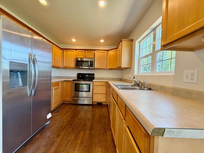 Building Photo - 4608 Garnet Way