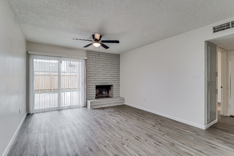 Building Photo - 1013 Mira Loma Dr