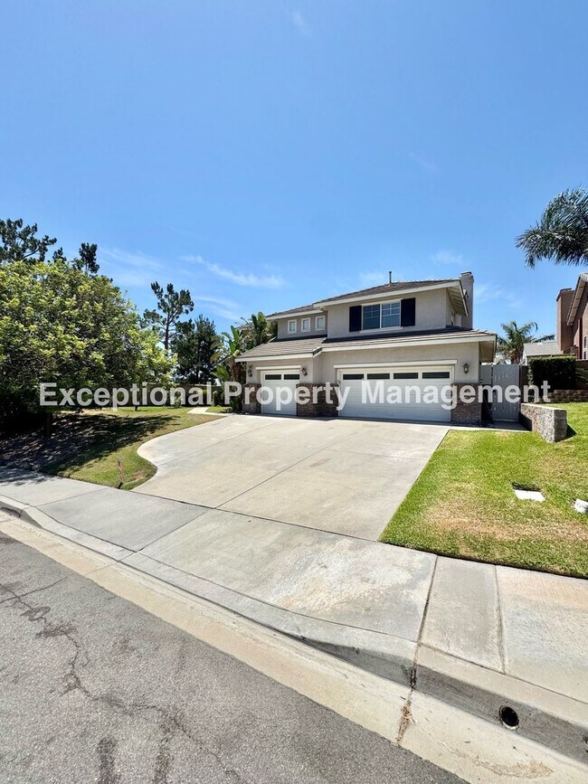 Building Photo - Ready to move in 4 bed 3 bath pool home