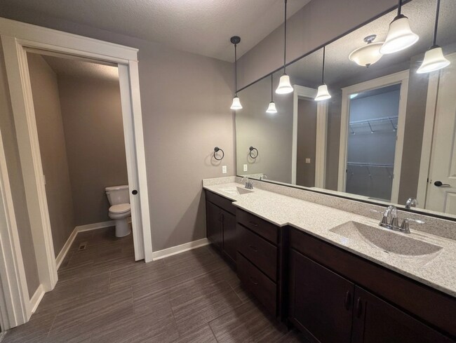 Building Photo - 5811-5815 Quarry Dr