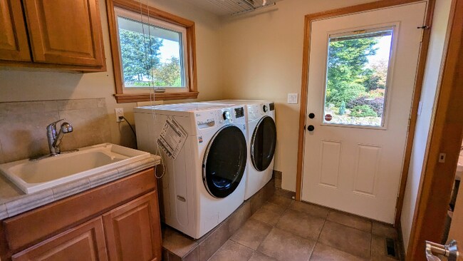 Building Photo - 8515 29th St Ct E