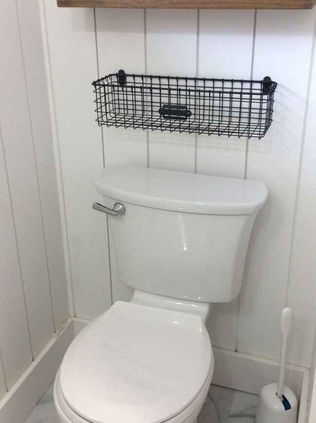 Building Photo - Browns Point Beauty! Spacious 2BDRM/1.75 BATH Home with Partial View of the Sound!